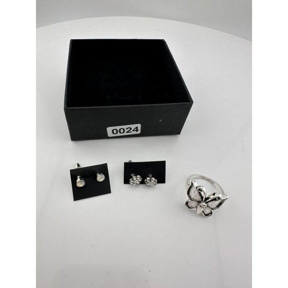Beautiful .925 Sterling Silver Butterfly Ring (Size 7.5) w 2 pairs of Earrings - Picture 10 of 10